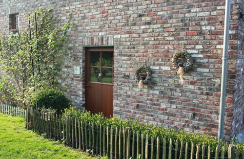 Fernelmont Bed & Breakfast | Discover A l'ombre du noyer: Family-Friendly Retreat