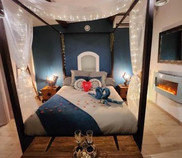 Cuges-les-Pins Bed & Breakfast | Relax at A l'Orée des pins: Spa, Hot Tub & Home Cinema