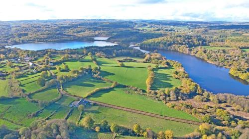 Saint-Martin-de-la-Mer House | Relax at A l'Orée du Lac, Steps from Lake Chamboux