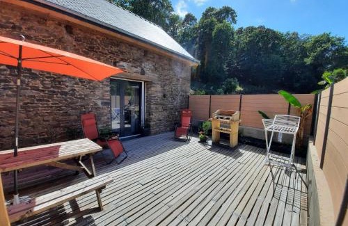 Saint-Malon-sur-Mel House | Unforgettable A la Mémoire de Merlin & SPA with Hot Tub