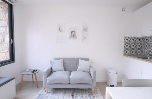 Orsay Apartment | Peaceful Getaway at A la meulière d'Orsay with Valley Views