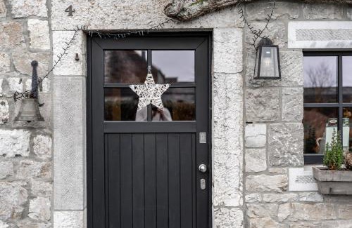 Houyet Bed & Breakfast | Discover A La Source de Lavis: Pool, Hot Tub & Breakfast