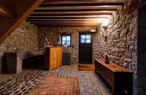 Houyet Bed & Breakfast | Discover A La Source de Lavis: Pool, Hot Tub & Breakfast