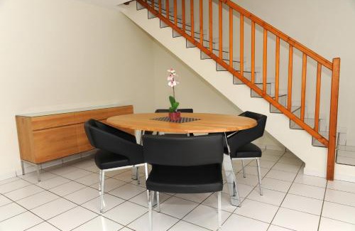 Vienne Apartment | A la Suite du Jardin de l'Isle