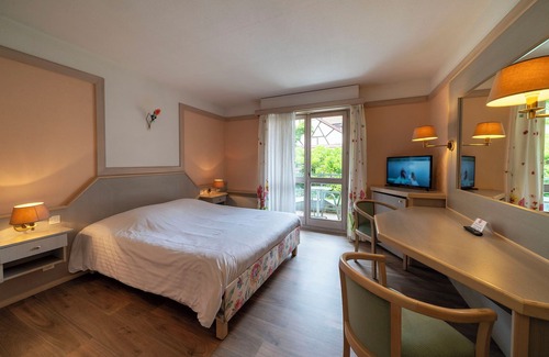 Saint-Hippolyte Hotel | Discover A la Vignette: Family-Friendly with Pool Access