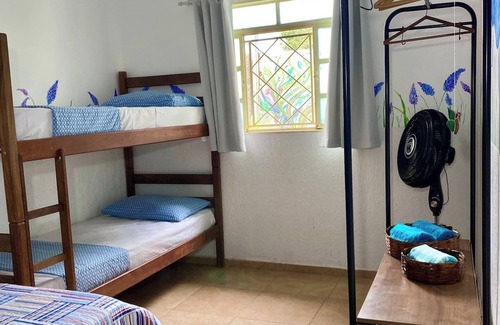 Alto Paraiso de Goias House | Cozy Retreat for 12 with Hot Tub and Family Amenities