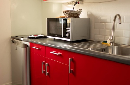 Bernieres-sur-Mer Apartment | Bright F2 Apartment with Ocean View Near the Landing Beach