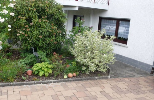 Schoffengrund Apartment | Relax and Unwind on a Scenic Lawn with Ocean Views