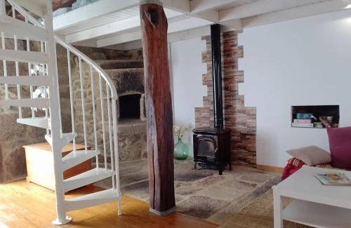 Mondariz House | Relax at A Laxiña do Sosego with Oceanfront Pool Access