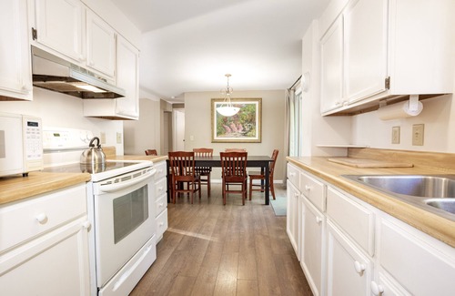 Leland Cottage | Beautiful Leland Retreat: Steps to Beach & Group Friendly