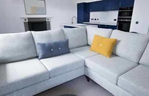 Isle of Lewis Cottage | Cozy Lews Castle: Ocean View Stay for 6 Guests