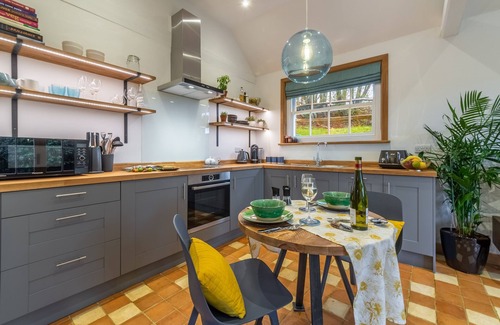 Robertsbridge Cottage | A Tranquil Farm Retreat with Hammock and Hot Tub Access