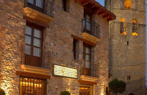 Ainsa Apartment | Discover Ainsa-Palacete A: Pet-Friendly Oasis with Pool
