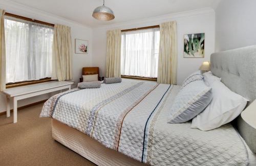South West Rocks Villa | Relaxing Retreat Unit 1 at Lawson St SWR - Family Friendly