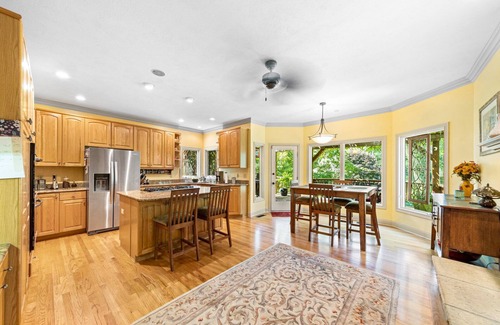 South Bend House | Ocean View Retreat: Family-Friendly Stay with Kitchen Access