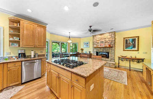 South Bend House | Ocean View Retreat: Family-Friendly Stay with Kitchen Access