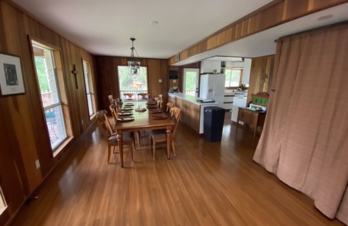 Leakey Cabin | Heavenly Retreat in Texas Hill Country with Breakfast & More!