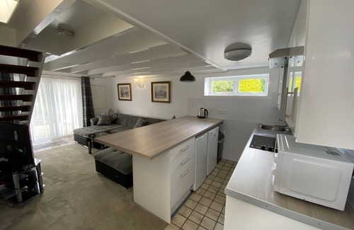 Newmilns Cottage | Heavenly Retreat with Pool, Kitchen & Pet-Friendly Options