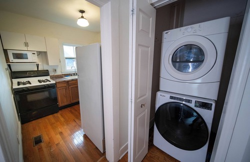 East End - Valley Street Apartment | A Little Slice of Awesome! Walk Downtown!
