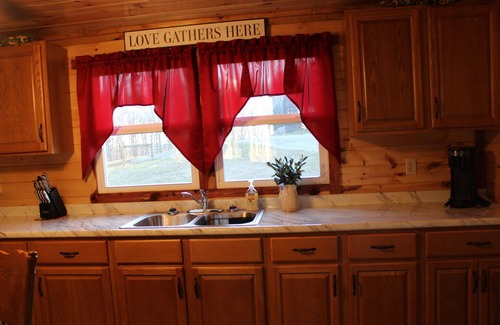 Russell Springs Other | Experience Country Charm with Fishing Pond & Paddle Boats