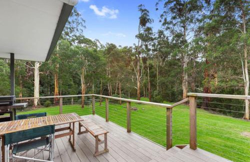 Apollo Bay House | Discover A Little Touch Of Paradise with Family-Friendly Fun