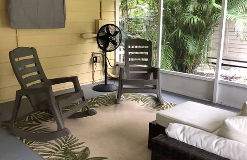Limona Improvement House | Delightful Escape with Spa, Lake Views & Pet-Friendly Stay