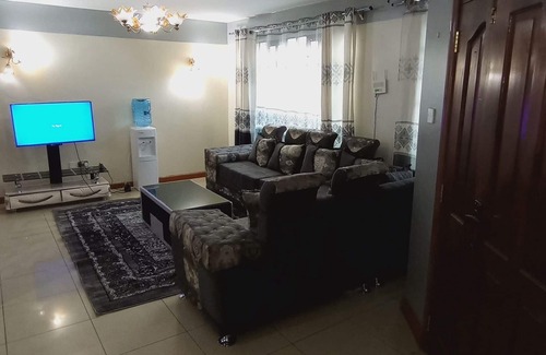 Nairobi House | Inviting 4 Bedroom Maisonette near JKI Airport with Pool