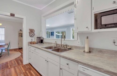 Darien Cottage | Coastal Cottage Retreat in Darien, Georgia - Guest Rated 10/10