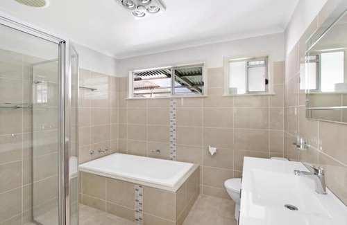 Hay Villa | A Refreshing Oasis on the Hay Plains - Guest Rated 10/10