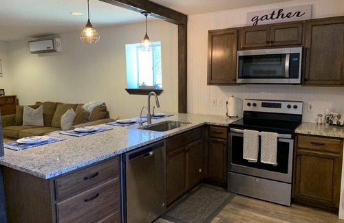 Dripping Springs House | Perfect Villa Retreat in Dripping Springs for Up to 5 Guests