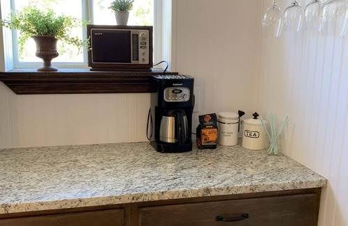 Dripping Springs House | Perfect Villa Retreat in Dripping Springs for Up to 5 Guests