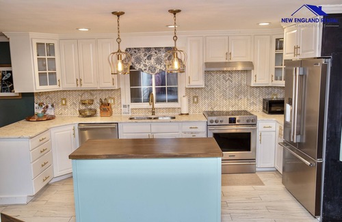 Foxboro Villa | Ideal Family Villa with Pool & Gym Near Gillette - 10/10 Rating