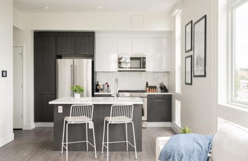 Highland House | Modern Luxe Loft in Espadin LoHi - 4-Star Family Friendly
