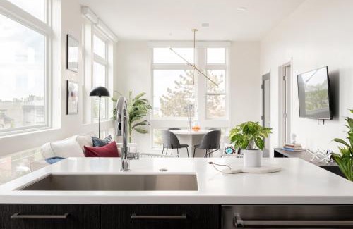 Highland House | Modern Luxe Loft in Espadin LoHi - 4-Star Family Friendly