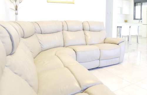 Beit Shemesh Cottage | Elegant House in Ramat Beit Shemesh with Pool & Breakfast