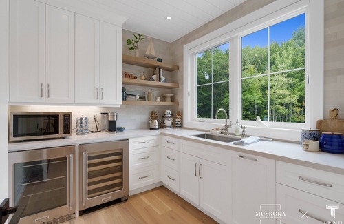 Georgian Bay House | Tranquil Cottage Escape on Gloucester Pool Shores