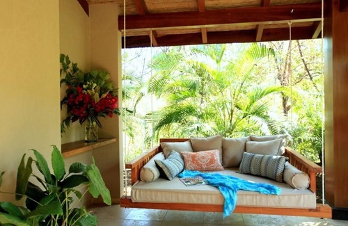 Mal Pais Cottage | Exquisite Jungle Retreat with Private Pool and Ocean Views