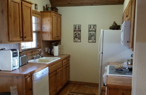 Branson West Cabin | Discover a Golf Community Cabin with Top-Notch Amenities
