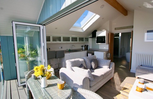 Gorran Haven Ski Chalet | Exquisite One-Bedroom Chalet with Breathtaking Sea Views