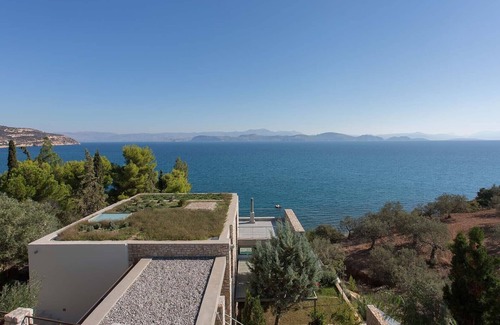 Xiropigado Villa | Gorgeous Sea-Front Villa with Private Pool Near Nafplio