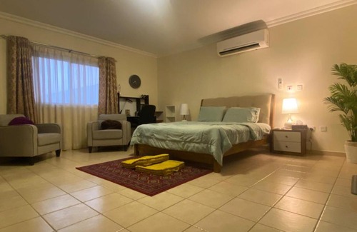 Doha Villa | Elegant Villa Retreat in Doha with Pool & Hot Tub Access