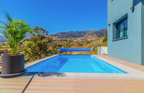 Calheta House | Discover A&M House II: Family-Friendly Getaway with Pool