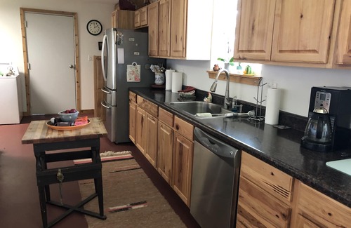 Maypearl House | Enchanting Getaway: Experience Alpacas and Ocean Views