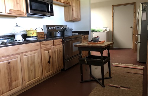 Maypearl House | Enchanting Getaway: Experience Alpacas and Ocean Views