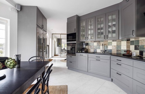 Nor Villa | A magical home out of the ordinary with a large plot and fantastic surfaces.