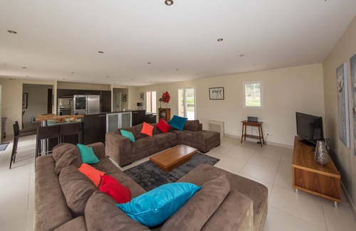 Domme House | Modern Villa with Pool & Spa - Perfect for 8 Guests