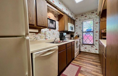 Burnsville Ski Chalet | Unforgettable Ocean View Retreat with Pool and Hot Tub