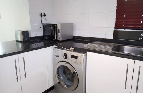 Gaborone House | Modern City Retreat: Steps from Top Shopping & Amenities
