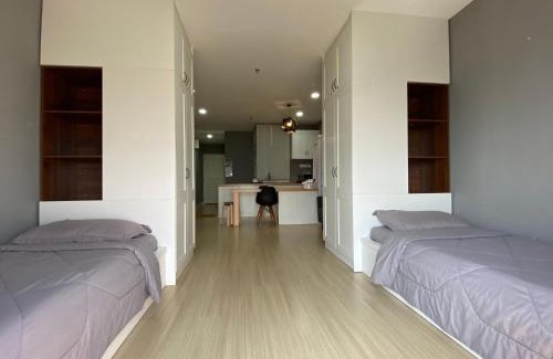 Kampar Apartment | Stylish Studio Retreat with Pool, Gym & High Ratings