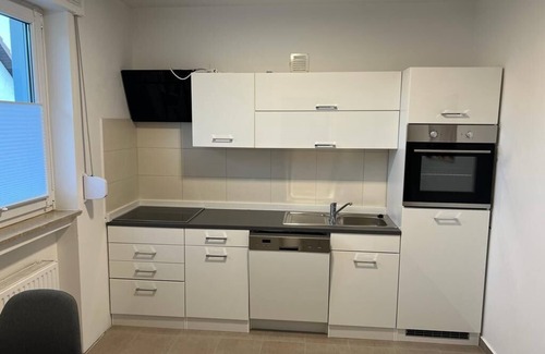 Lubbecke Apartment | Modern Apartment with Balcony Terrace - Family-Friendly Stay